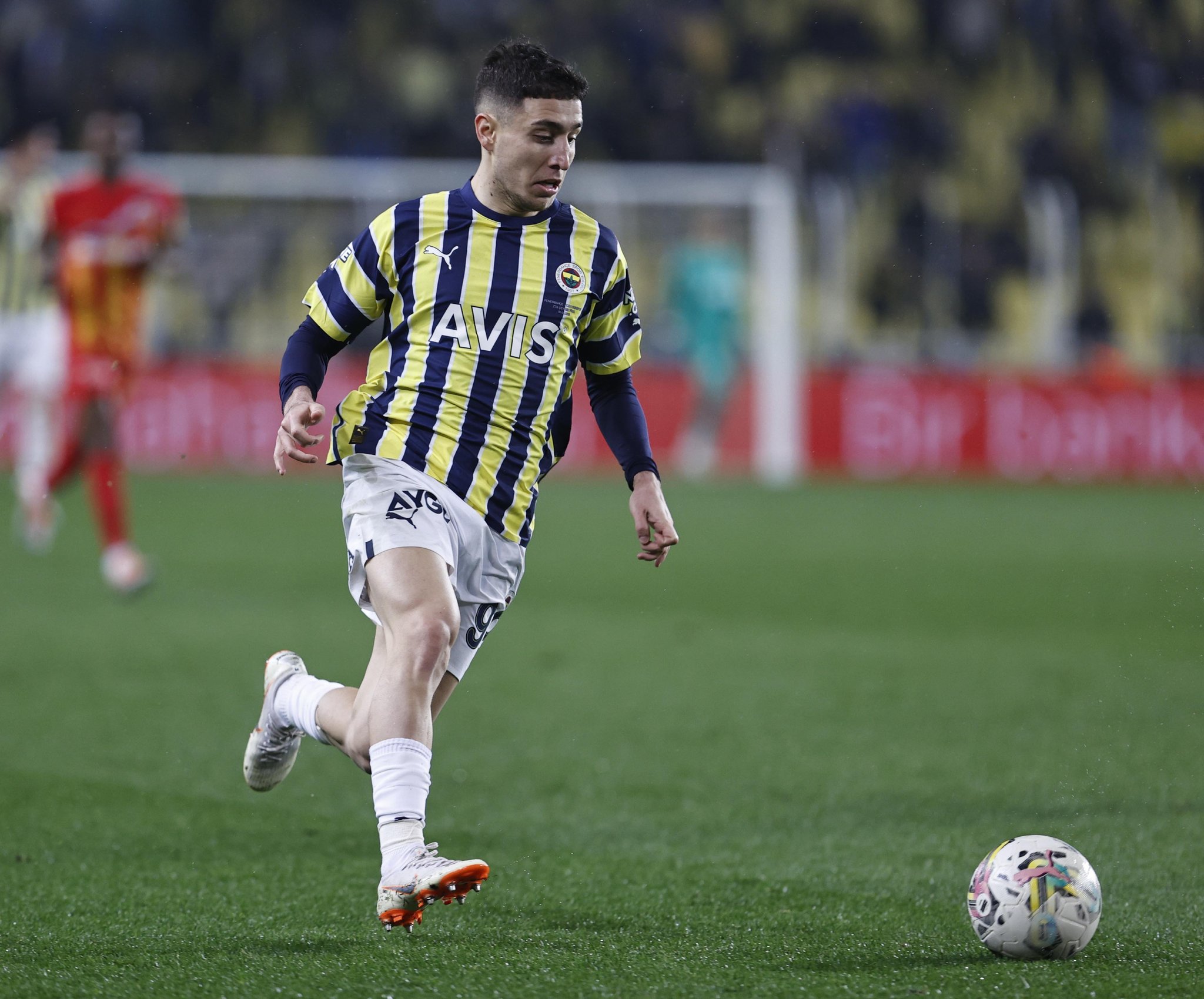 Fenerbahçe nin kasası dolacak! Emre Mor yolcu mu?